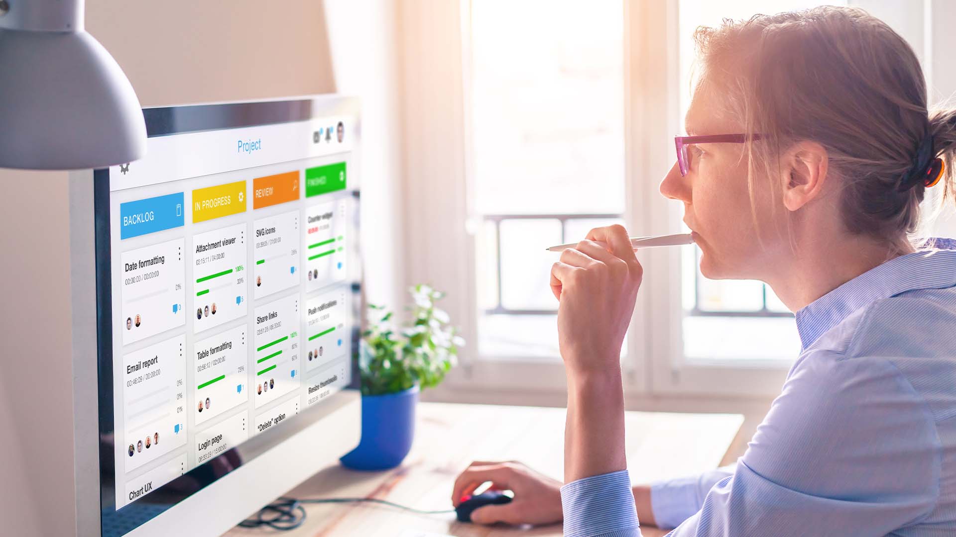 product-design-sprint Software developer working on an agile sprint